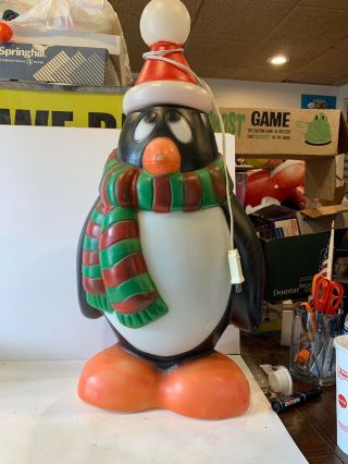 Vintage Penguin Chilly Willy 28 " Blowmold Plastic Gerneral Foam Blowmold