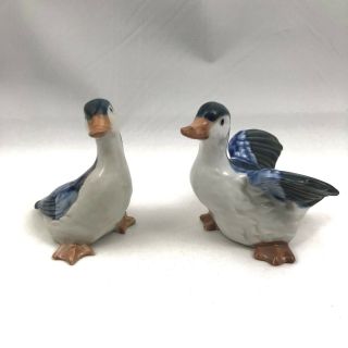 Vintage Japan Porcelain Figurine Geese Blue And White 3.  75 "