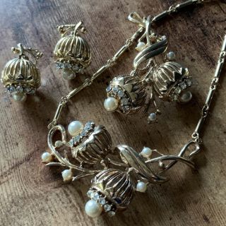 Vintage Coro Pearl & Rhinestone Necklace Bracelet Brooch Set