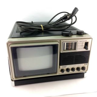 Vintage Portable Tv Montgomery Ward Solid State 7 " Color Television Gen12100b