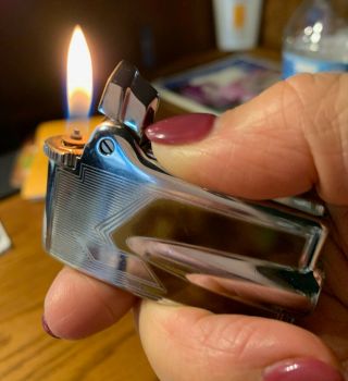 Vintage Ronson Vara Flame Premier Butane Cigarette Lighter