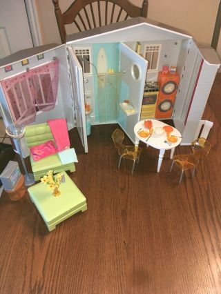 2005 Barbie Totally Real Folding Doll House Sounds Kitchen Washer Dryer