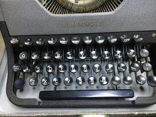 Vintage Underwood Leader Portable Typewriter With Case 1940s Antique 2