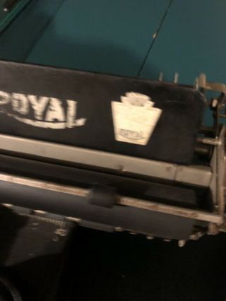 1920 ' S ROYAL MODEL 10 TYPEWRITER WITH BEVELED SIDE GLASS Antique 3