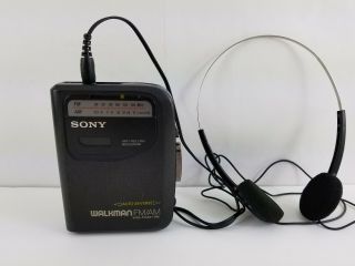 Vintage Sony Radio Cassette Player Walkman Fm/am Wm - Fx301 With Headphones