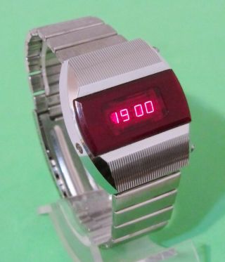 Elektronika 1 3051 B6 - 03 Pulsar Red Led Soviet Russian Digital Wrist Watch Ussr
