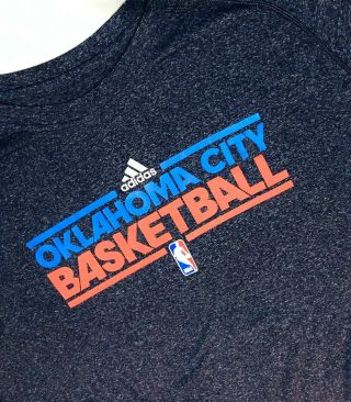 Adidas Men ' s Oklahoma City Thunder OKC NBA Team Practice Basketball Shirt XL 2