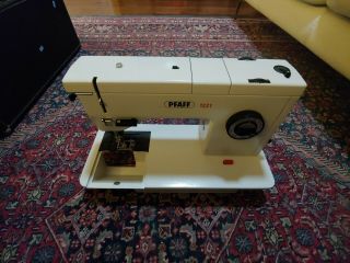 Pfaff 1221/1222 Vintage Sewing Machine Only