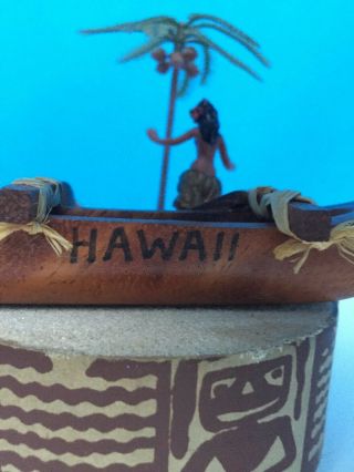 Vintage Hawaii Souvenir Music Box w/ Hula Girl,  Canoe - Spins Plays Tiny Bubbles 3