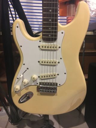 Vintage Fender Stratocaster Left Handed Korean Blonde 1992 2