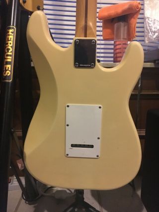 Vintage Fender Stratocaster Left Handed Korean Blonde 1992 3