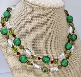 VINTAGE GLASS BEAD NECKLACE GREEN WHITE RED RHINESTONE CLASP VINTAGE 1950’s 3
