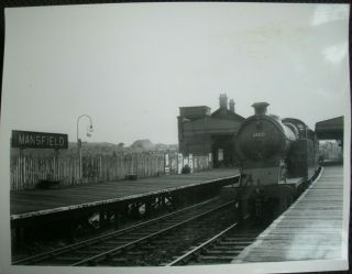 69821 Steam Locomotive Mansfield Railway Station Notts 9 X 7 Vintage Photograph