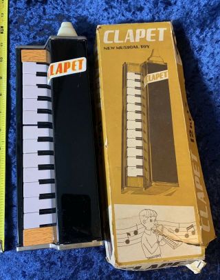 Vintage 1940s Tin Litho 12” Clapet Melodica Toy 12 Key Instrument Piano