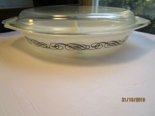 Vintage Pyrex Black Scroll 1 - 1/2 Qt Divided Casserole Ovenware Dish And Lid Usa