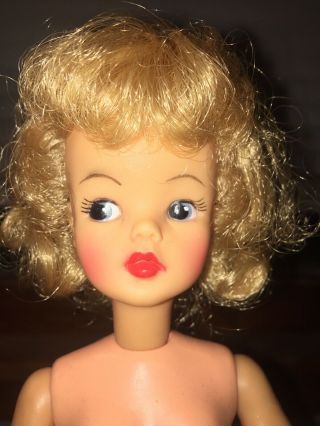 Vintage Ideal Posn ' play Tammy Doll with Blonde hair Braid and bow. 2