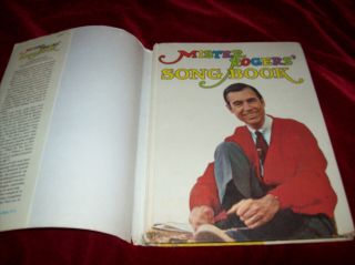Vintage Mister Roger ' s Song Book HBDJ 1970 Fred Rogers Random House 2
