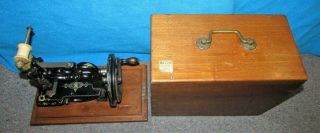 Antique James G Weir Chainstitch Handcrank Soho London Sewing Machine Case wKey 2