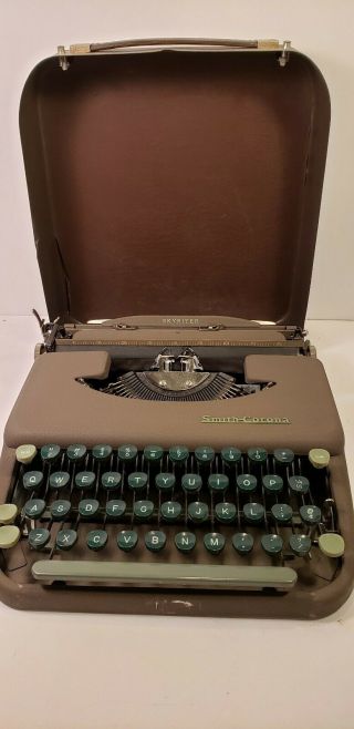 Vintage 1950s Smith Corona Skyriter Typewriter | Metal Case |