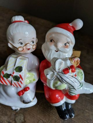 Adorable Vintage Christmas Salt Pepper Santa And Mrs.  Claus On Bench S&p Japan