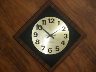 Vintage Seth Thomas Midtown Mid Century Modern Quartz Wall Clock 2435 - 116