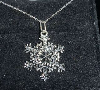 Vintage 10 K White Gold Snowflake Boliva With 10k W Gold Chain