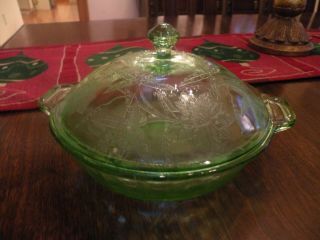 Vtg Jeannette Depression Green Glass Floral Poinsettia 8 " Covered Bowl W/ Lid