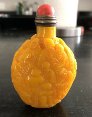 Chinese Egg Yolk Yellow Baltic Amber Bakelite Snuff Bottle