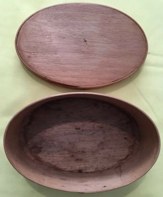 19TH CENTURY 4 FINGER SHAKER OVAL WOODEN PANTRY BOX W/LID - 6” L X 4” W X 2 1/2”H 3