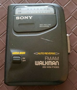 Vintage Sony Walkman Wm - Fx303 Am/fm Radio Cassette Tape Player Belt Clip