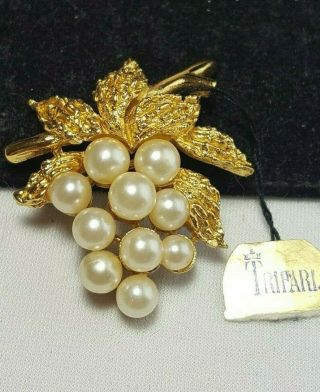 Vintage Gold Crown Trifari Grape Pearl Brooch Pin Nwt
