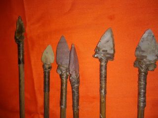ANTIQUE NATIVE AMERICAN BOW AND ARROWS 2