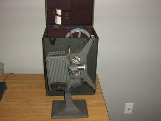 Vintage Kodascope Sixteen - 10 16mm Projector With Case