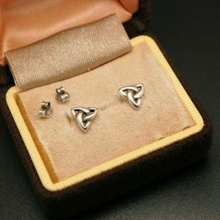 Vintage Jewellery Stylish Sterling Silver 925 Celtic Knot Stud Earrings