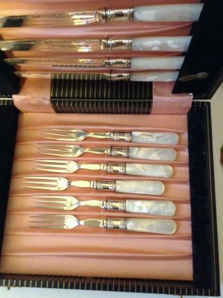 Early 20th Century Mother Of Pearl & Silver Plate 6 Knives And Forks