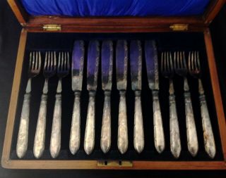 ANTIQUE SET of 6 FISH KNIVES & FORKS in OAK CASE 3