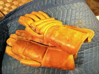 Vintage 50s/60s Era Ccm Model 89 Tan Leather Hockey Gloves Shape