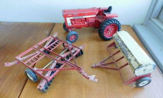 Vintage Ertl Usa Die Cast International Harvestor Tractor Sower And Plow