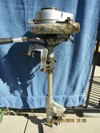 Johnson antique outboard motor 1.  1hp MS38 1938 sausage tank has rear cover 2