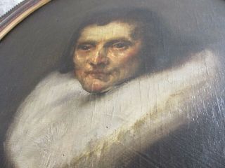 Follower of REMBRANDT ? - Dark Antique Oval Oil Painting Portrait of Gentleman 3