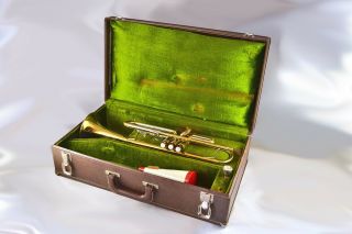 Vintage Getzen 300 Series Brass Trumpet W/ York 7c Mouthpiece & Orig Case K56786