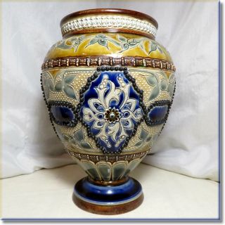 Stunning Antique Doulton Lambeth 1883 Vase By Emma Roberts & Ellen Gathercole