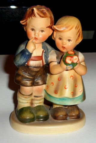Vintage 1952 West Germany 220 Goebel Hummel " We Congratulate " 4” Figurine