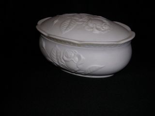 Vintage Ak Kaiser W.  Germany Porcelain Oval Trinket Box Bisque With Glaze Inside
