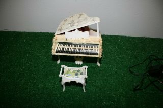 Vintage 1964 Mattel Barbie Suzy Goose Piano Music Box