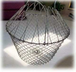 Primitive Vtg Old Wire Egg Gathering Basket Collapsible Self - Standing Farmhouse