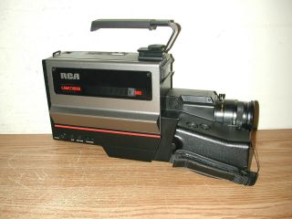 VINTAGE RCA CMR200 PRO WONDER HQ VHS VIDEO CAMCORDER WITH AND RCA CASE 3