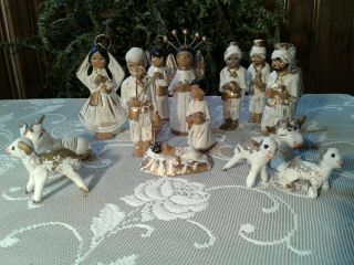 Vintage 15 Piece White & Gold Pottery Hand Painted Nativity Scene Made In Mexico