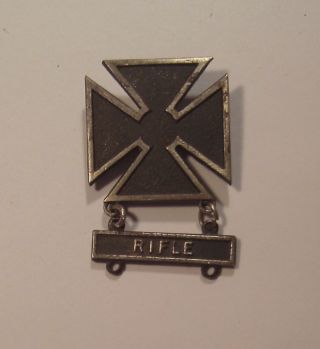 Vintage U.  S.  Army Basic Qualification Pin Back Marksman Badge Rifle Bar Sterling