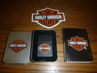 Zippo Lighter: Harley Davidson Logo - Black In Tin Plus Decal